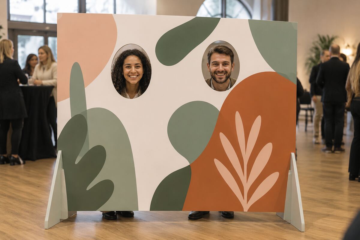 Photocall / Passe-tête imprimé en quadrichromie par KOOPRINTA